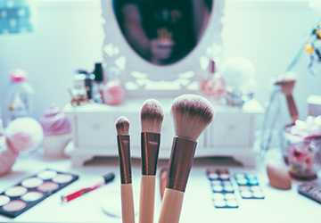 Top 10 Beauty Tools for Flawless Makeup Application